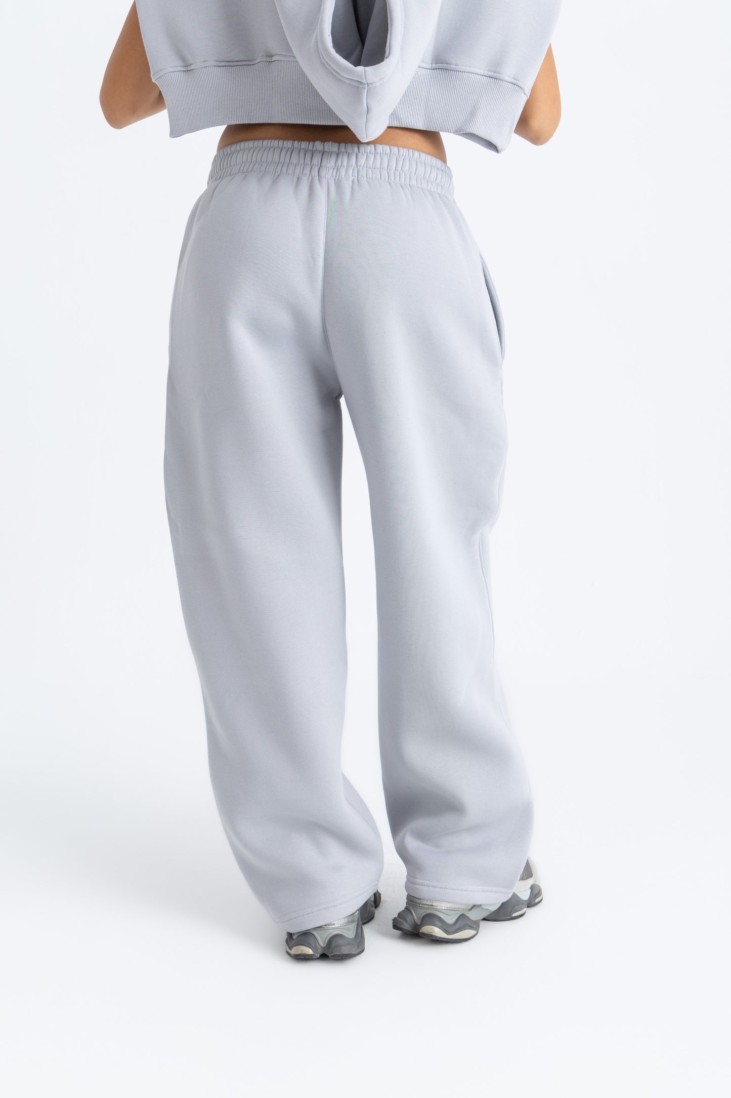 BASIC GREY SWEATPANTS