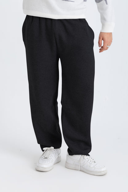 BASIC BLACK KNITTED PANTS