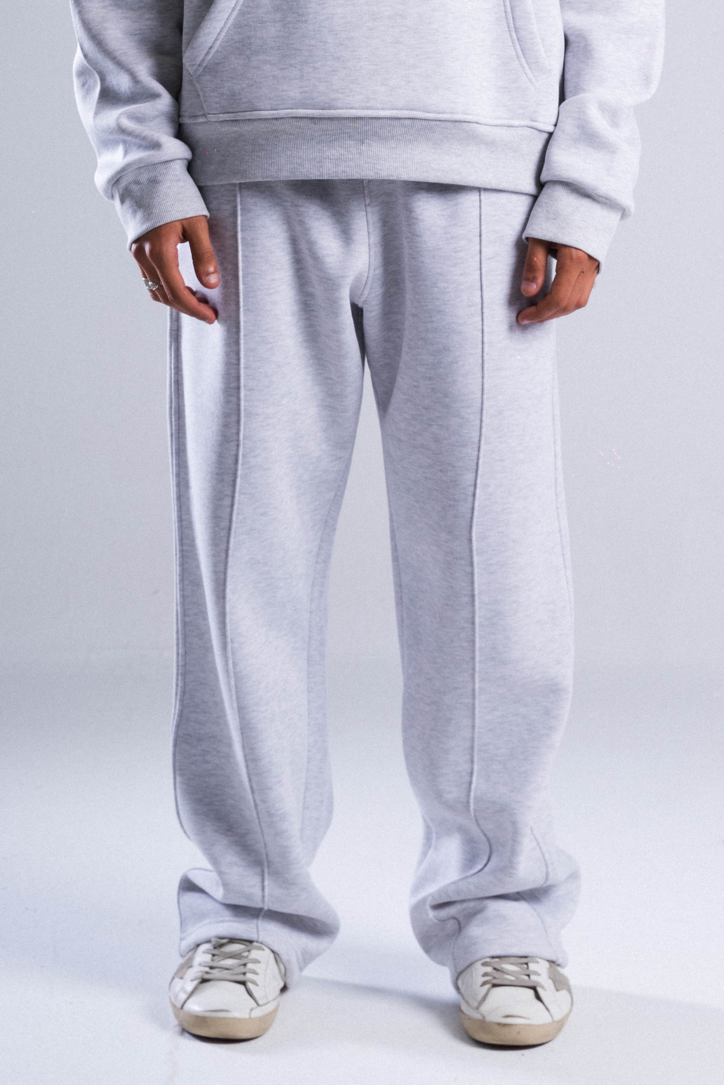 BASIC GREY SWEATPANTS