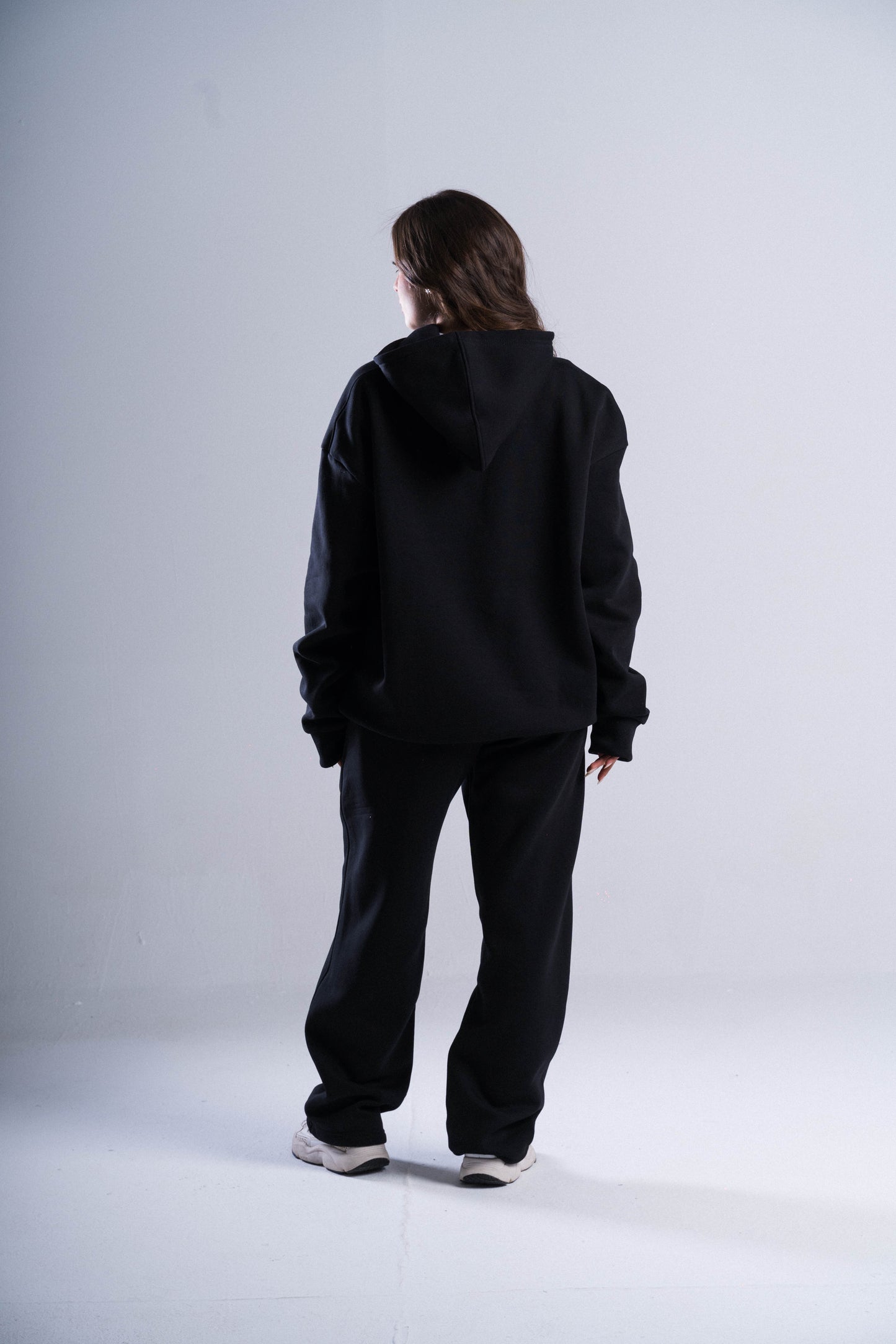 BASIC BLACK SWEATPANTS