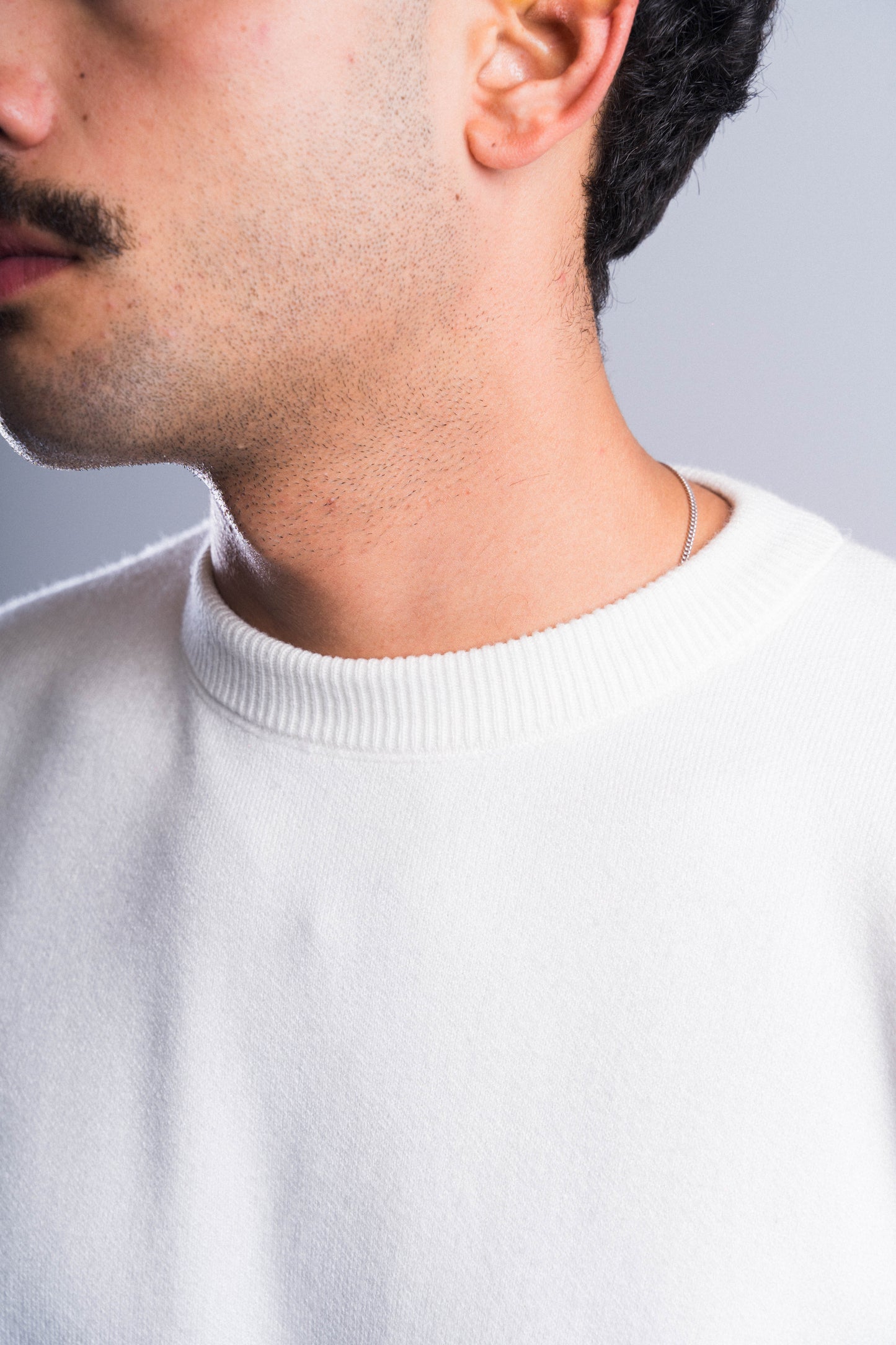 Basic Knitted White Roundneck
