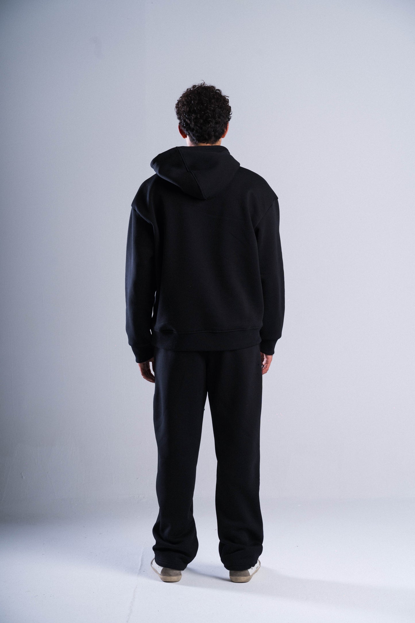 BASIC BLACK SWEATPANTS