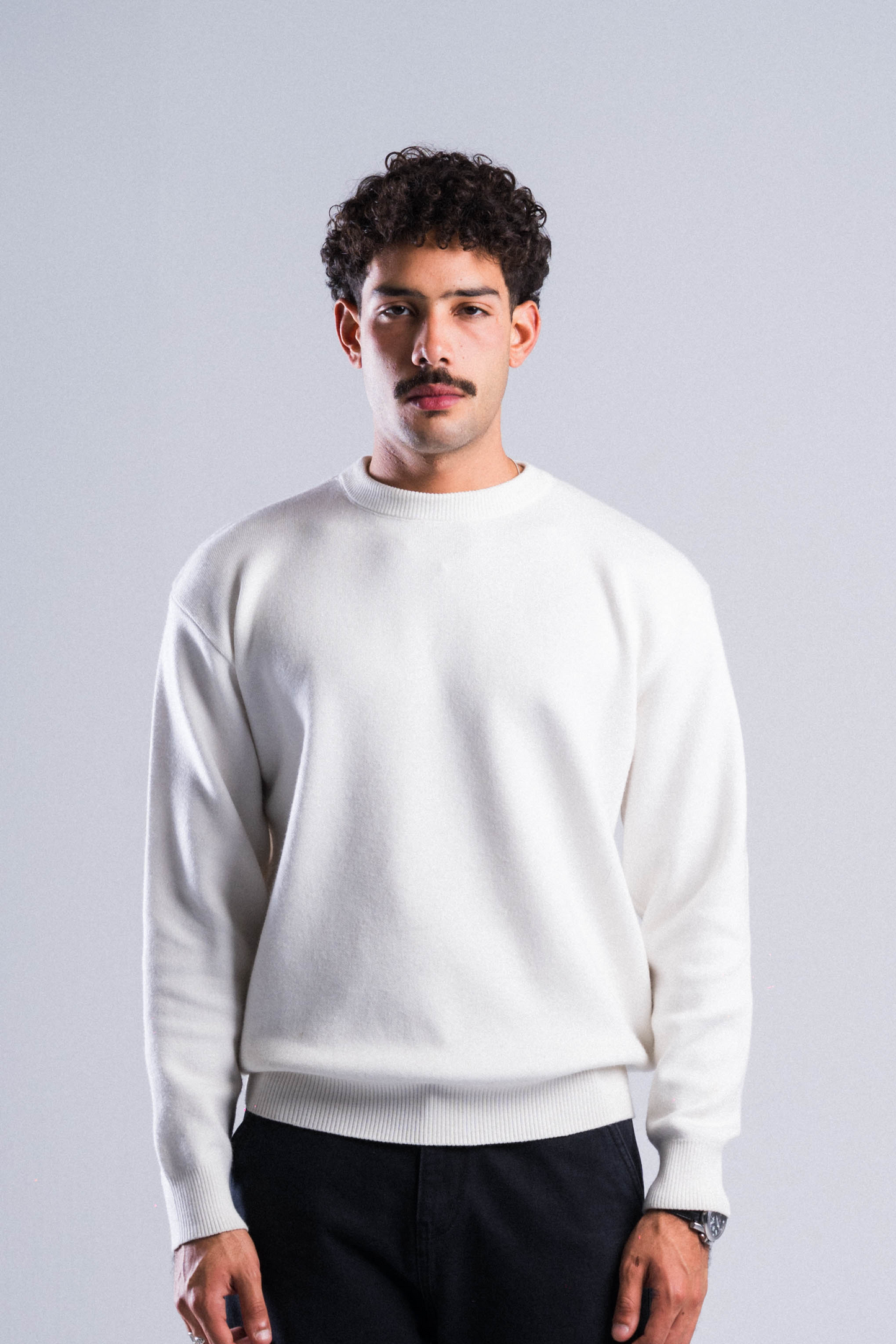 Basic Knitted White Roundneck